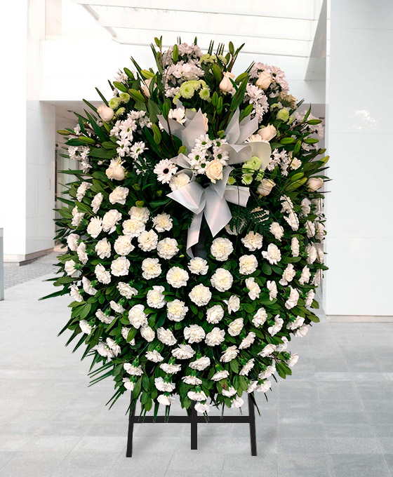 Corona Funeraria Rosas Blancas para Funeral, Claveles Blancos en Santa Coloma para Tanatorio, Envío urgente de Flores para Funeral