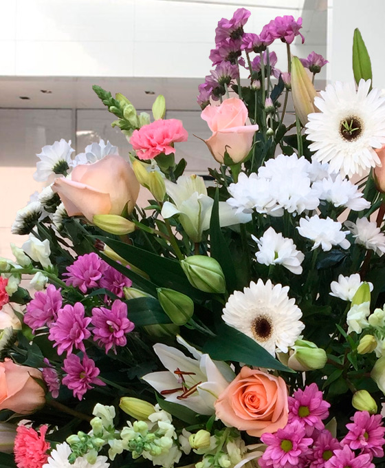 Alternative view of Corona Funeraria Superior Rosa